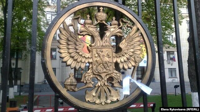 Ограда Росатома: двуглавного в автозак не потащат