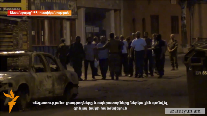Yerevanda politsiya binosini egallab olgan qurolli guruh taslim bo‘ldi