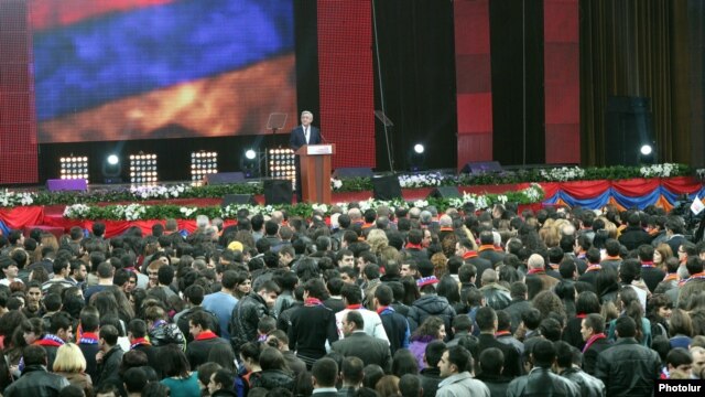 Armenia - President Serzh Sarkisian holds an election campaign rally in Yerevan, 15Feb2013.