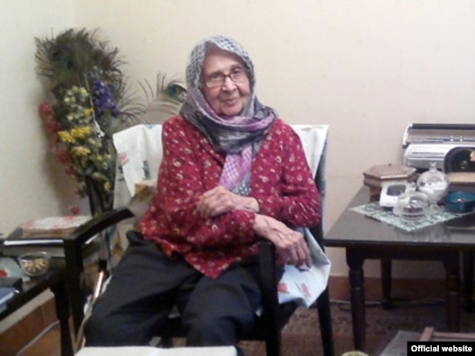 احترام السادت نواب صفوی، مادر زهرا رهنورد