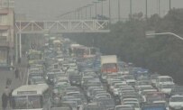 Crowded roads in Tehran, which has frequent air-pollution alerts (Fars)
