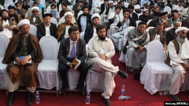 Islamic clerics on Afghanistan's Ulema Council have asked President Hamid Karzai to expand their clout by giving them the power to issue legally binding fatwas. (file photo)