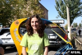 Մարիամ Սուխուդյանը հարցաքննությունից հետո, 21 հոկտեմբերի, 2009