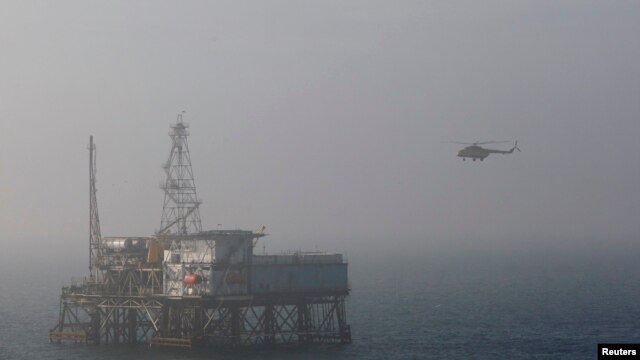 Local media reports say that the Mi-8 military helicopter fell into the sea on February 11. (file photo)