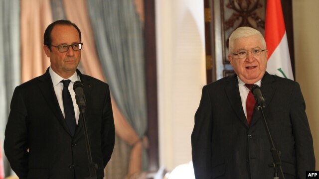 فرانسوا اولاند (سمت چپ) در دیدار با فواد معصوم، رییس جمهوری عراق.