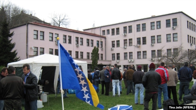 Radnički protesti pred Vladom Federacije BiH u martu 2011.
