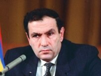 Levon Ter-Petrossian -- preparing for a comeback? (file photo) (ITAR-TASS)