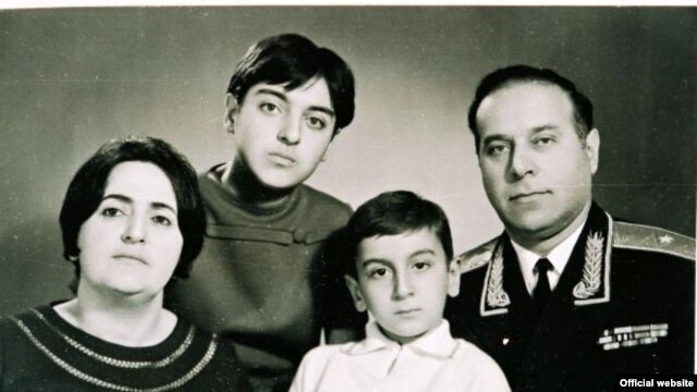 Azerbaycan Haqqinda Seirler http://www.kapreh.com/focus/heyder-eliyev