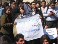 Students at Sharif University in Tehran protest the burial of Iranian soldiers on their campus on March 13 (Courtesy Photo)