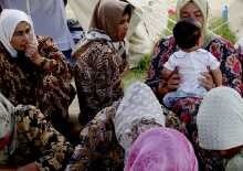 Kyrgyzstan -- Uzbek refugees in Osh (women) 7/27/05