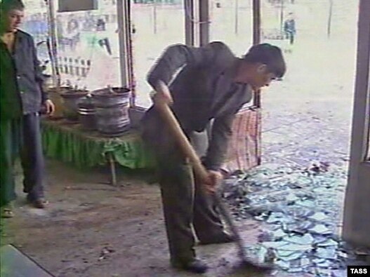 Зайниддин Асқаров 1999 йилги Тошкент портлашларининг асосий айбдорларидан бири сифатида судланган эди.