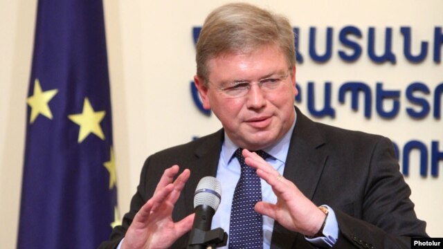 Armenia - EU Enlargement Commissioner Stefan Fuele at a news conference in Yerevan, 27Sep2012.