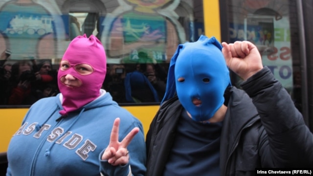 Акция в поддержку панк-группы Pussy Riot