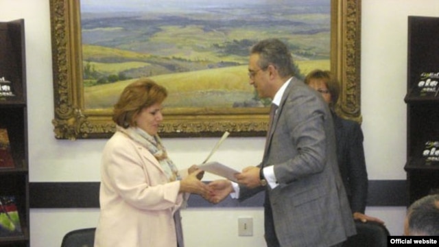Մշակույթի նախարար Հասմիկ Պողոսյանը եւ գործարար Մովսես Ձավարյանը հուշագիր են ստորագրում Սբ Մարիամ Աստվածածին եկեղեցին վերանորոգելու մասին