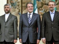 Both Jalili (left) and Larijani took part in talks with EU leaders last week (AFP)