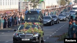 Өзбекстан президенті Ислам Каримов миына қан құйылып, Ташкент ауруханасына тамыздың 27-сі түсті, қайтыс болғаны қыркүйектің 2-сі хабарланды.