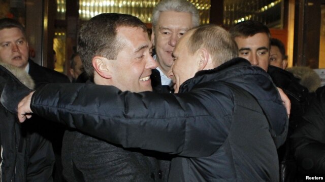 Дмитрий Медведев, Сергей Собянин и Владимир Путин. 4 марта 2012 г. 