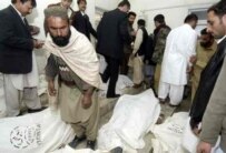 Pakistanis identify bodies of victims of the February 17 courthouse bombing (AFP)