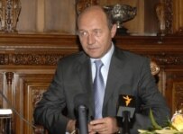 President Basescu speaking to RFE/RL in Bucharest today (RFE/RL)