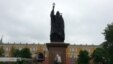 Александровский сад теперь украшает новый памятник - патриарху Гермогену