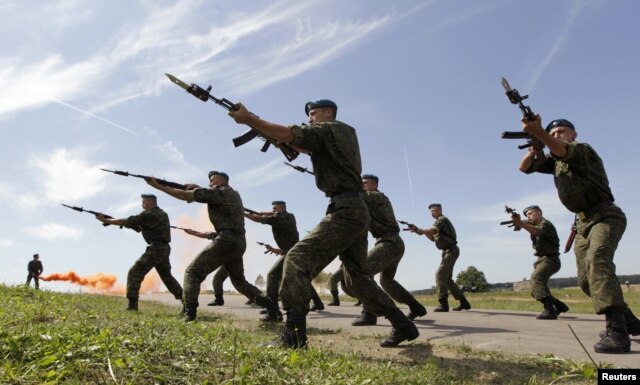 Урочистості на «Лінії Сталіна»