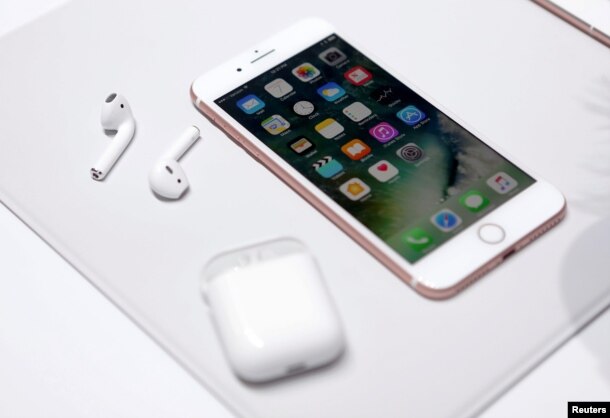 iPhone 7 һәм AirPods