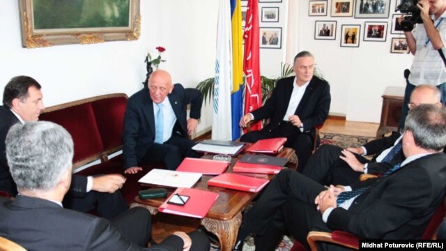 Sastanak lidera stranaka koje čine kolegijume oba doma Parlamentarne skupštine BiH, 15. septembar 2011