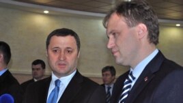 Premierul Vlad Filat cu Evgeni Șevciuk la convorbirile de la Tiraspol