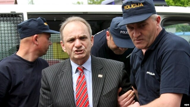 Branimir Glavaš tokom hapšenja u BiH, 2009.