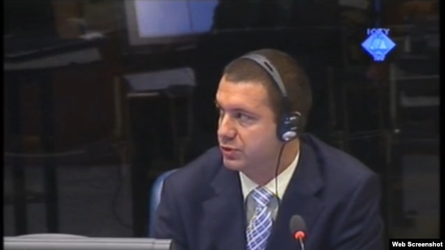 Dušan Janc svjedoči na suđenju Radovanu Karadžiću, 27. ožujak 2012.