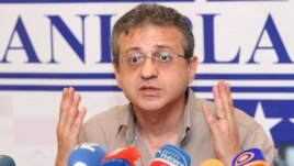 Մնջախաղի թատրոնների Լեոնիդ Ենգիբարյանի անվան միջազգային փառատոնի հիմնադիր տնօրեն Ժիրայր Դադասյանը:
