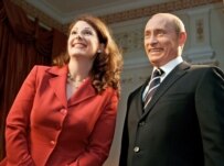 Putin (right) poses with CTV Moscow bureau chief Ellen Pinchuk after Putin's interview with the Western media on July 12 (epa)