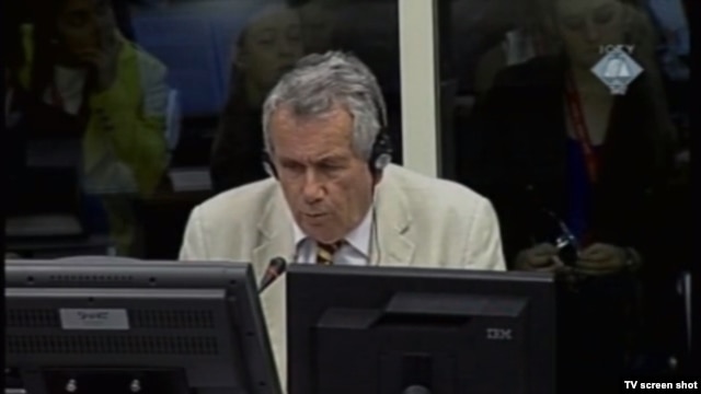 Martin Bell u sudnici, 31. siječnja 2013.