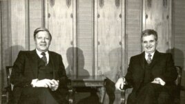 Helmut Schmidt alături de Nicolae Ceaușescu la București (Fototeca online a comunismului românesc)