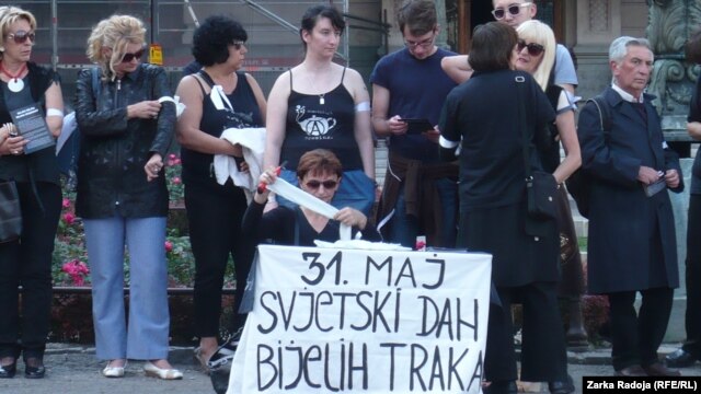 Akcija Žena u Crnom na Dan belih traka, Beograd, 31. maj 2012.