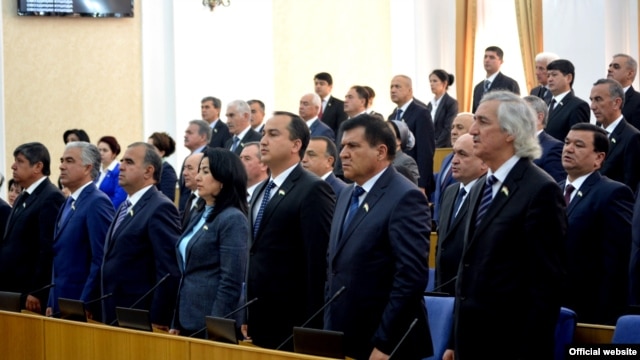 Депутаты парламента Таджикистана. Душанбе, 17 марта 2015 года.