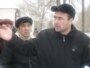 Рустам Жумаев, бывший рабочий компании "КазСтройСервис", на акции социального протеста. Уральск, январь 2009 года. 