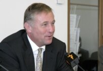 Czech Prime Minister Mirek Topolanek (file photo) (RFE/RL)