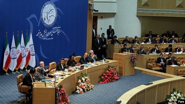 The Non-Aligned Summit ended with a declaration backing Iran's right to nuclear power.