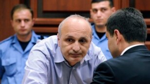 На Западе многие привыкли видеть в Михаиле Саакашвили и его соратниках проводников демократических ценностей, и, естественно, очень многие западные друзья "Национального движения" будут сейчас совершенно искренне считать, что речь идет о политических преследованиях