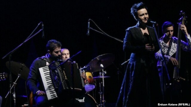 Amira Medunjanin na konceru u Banjaluci, jul 2012.