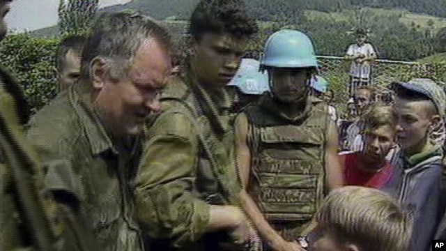 Ratko Mladić u Srebrenici, jul 1995.