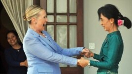 U.S. Secretary of State Hillary Clinton (left) met with Burmese democracy icon Aung San Suu Kyi in Yangon in December 2011.