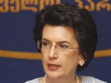 Georgia -- Parliament speaker Nino Burjanadze makes a statement at her office in Tbilisi, 21Apr2008