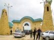 У входа в дом Рамзана Кадырова. Гудермес, 3 июля 2006 г.