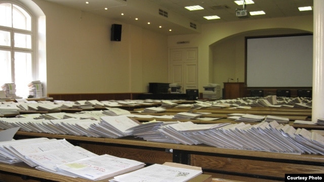 One professor in Kazan describes the sale of academic papers as "widespread," adding that it damages the "entire education process."