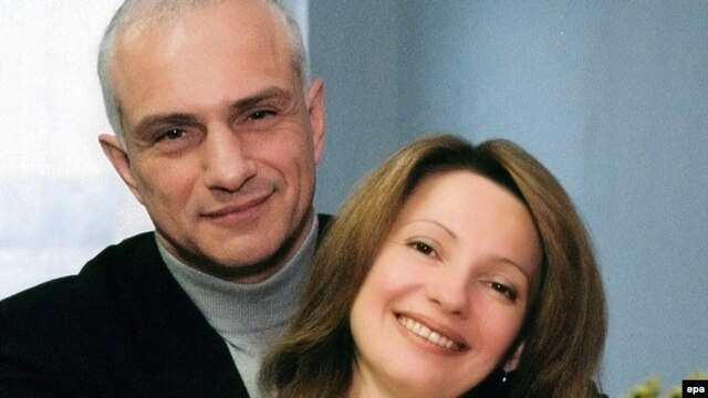Yulia Tymoshenko and her husband, Oleksandr, in Kyiv in a 2004 photo. Unlike his publicity-savvy wife, Oleksandr has remained largely out of the limelight during their 32-year marriage.