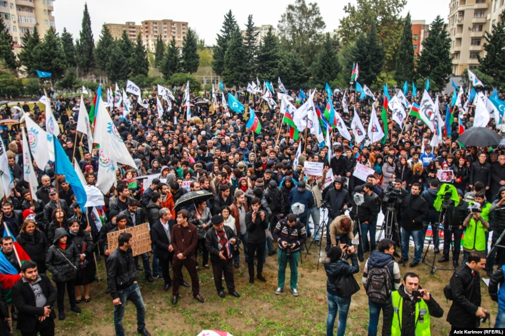 Митинг оппозиции против повышения цен на бензин (ОБНОВЛЯЕТСЯ)