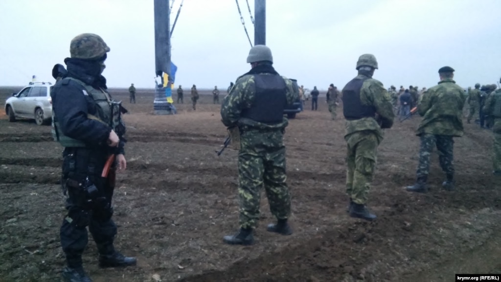 Силовики штурмують учасників блокади Криму&nbsp;— ЗМІ