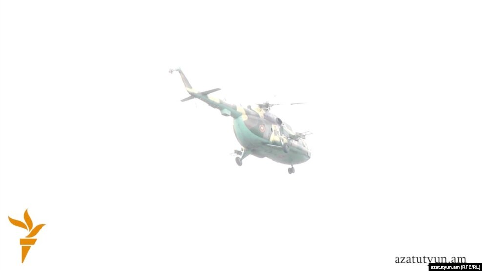 Ռազմական ուղղաթիռը ՊՊԾ գնդի տարածքի վրա, Երևան, 25-ը հուլիսի, 2016թ․ 